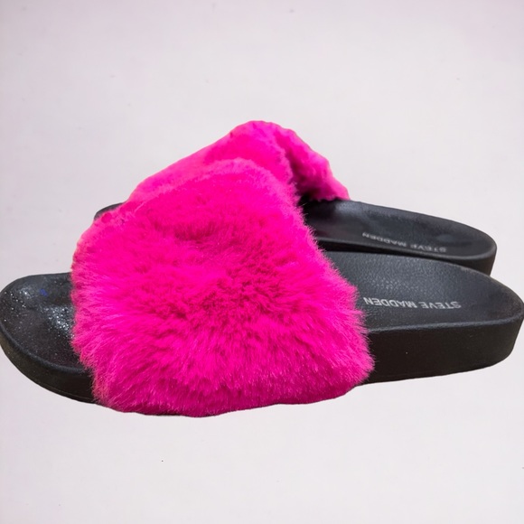 Steve Madden Fuzzy Slides - Picture 3 of 4